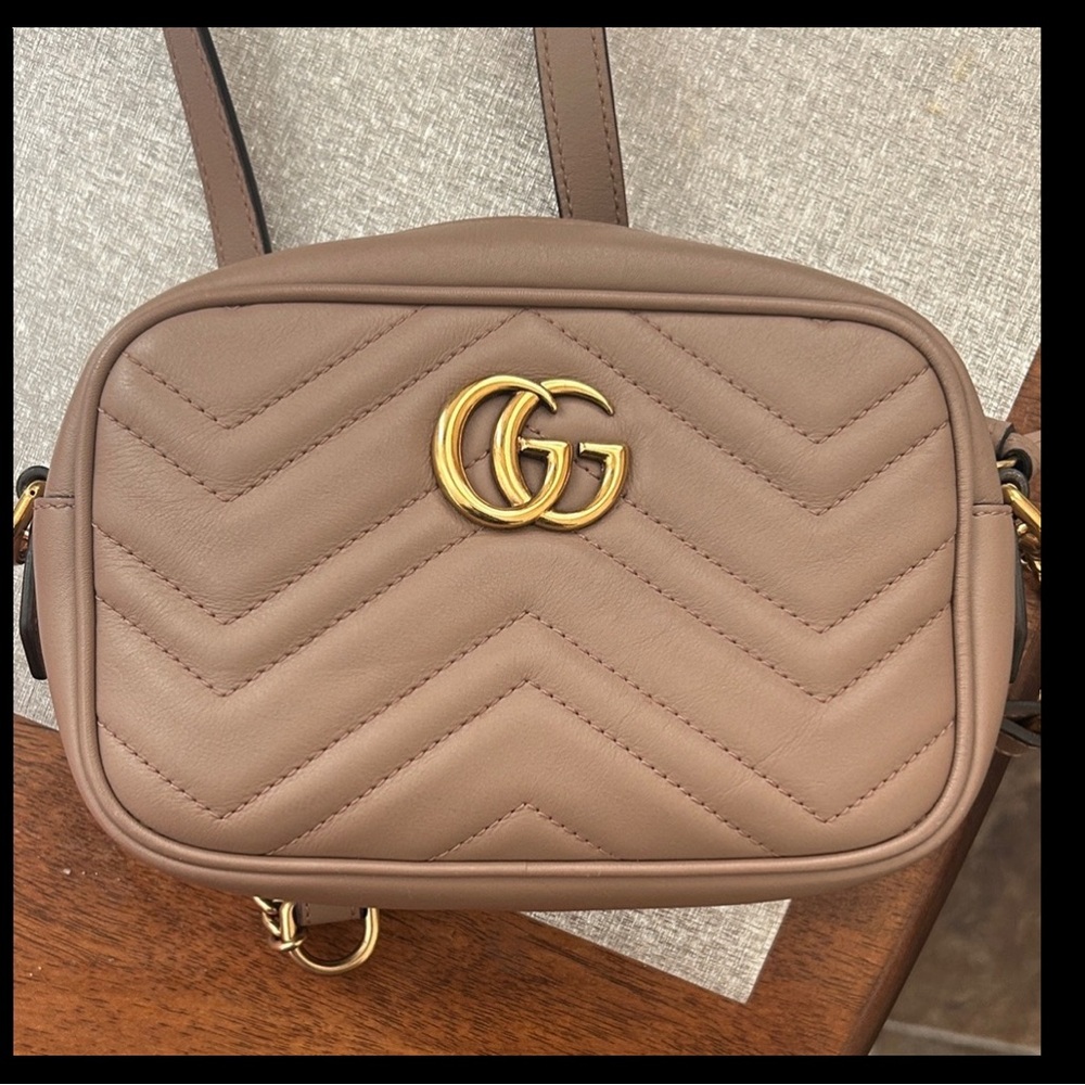 Gucci GG Marmont mini Matelassé Shoulder Bag - Taupe